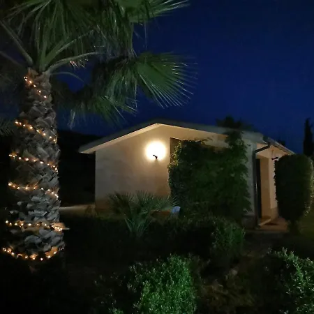Makara ארקלאה מינואה